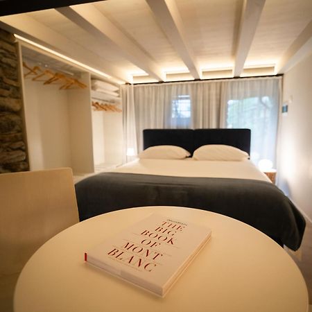 V&V Rentroom Design Gignod Δωμάτιο φωτογραφία