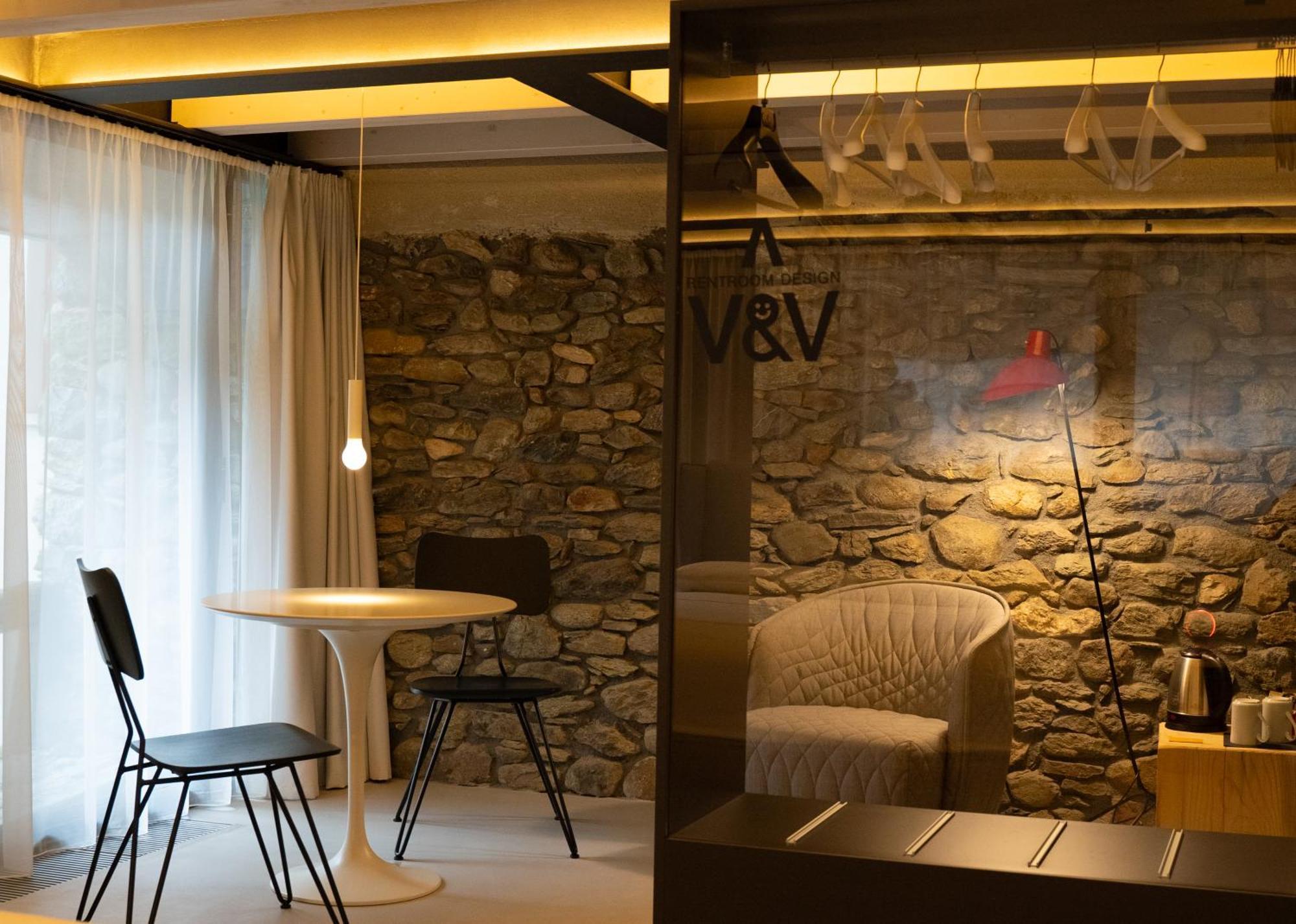 V&V Rentroom Design Gignod Εξωτερικό φωτογραφία